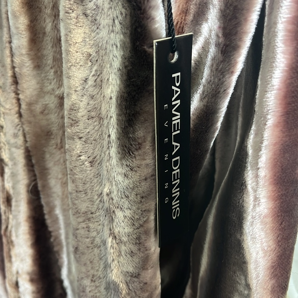 Pamela Dennis Brown Velvet Coat with Fox Fur Trim - Picture 4 of 12